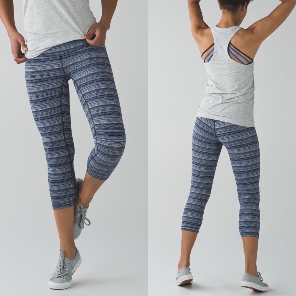 EUC Lululemon Wunder Under crop III Size 4